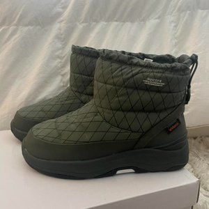 suicoke bower olive padded boots (new with box!)